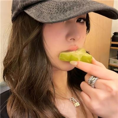 飞燕新装海报