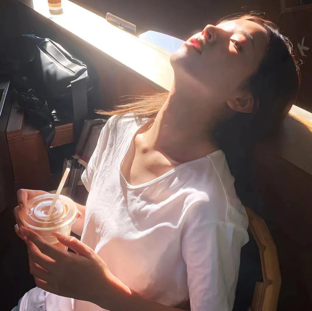 李知凡太太海报